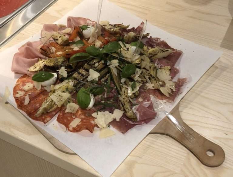 Pizza från Fredos Pizzagastronomia köpt med Dineflow!