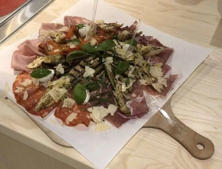 Pizza från Fredos Pizzagastronomia köpt med Dineflow!